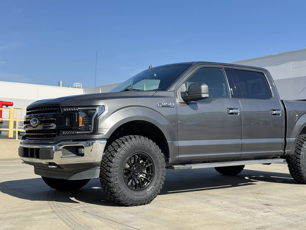 Black AGP 306 on 2022 Ford F-150