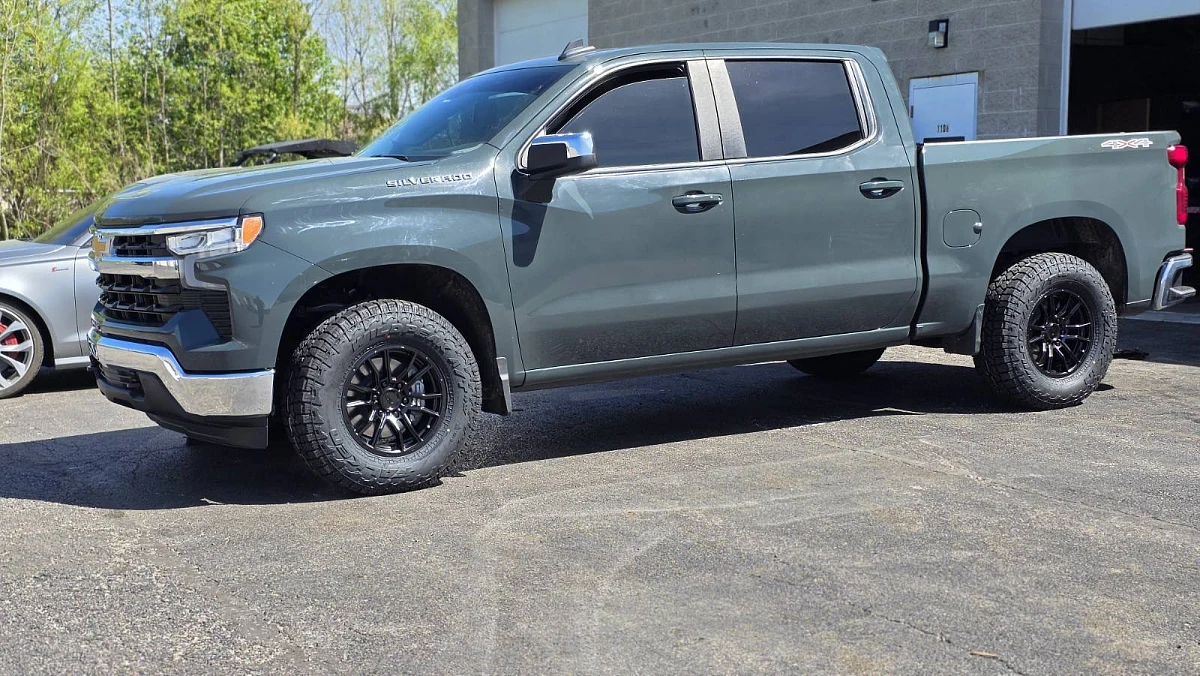 Black AGP 306 on 2025 Chevrolet Silverado 1500