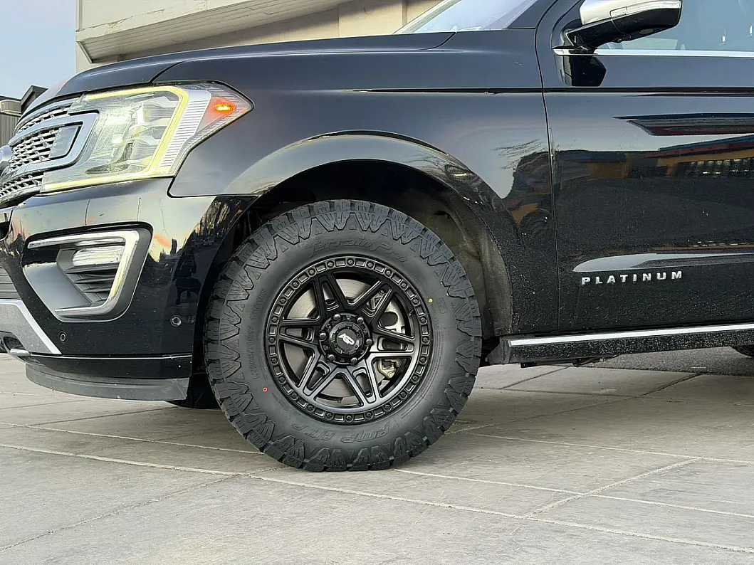 AGP 307 Black on 2020 Ford Expedition