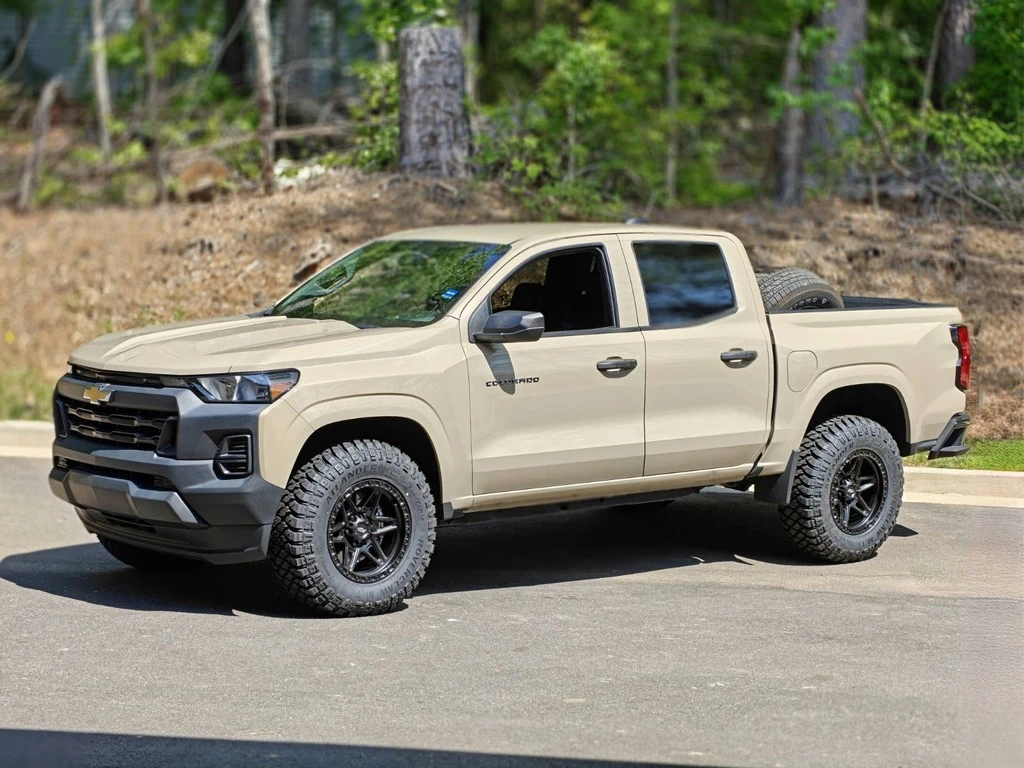AGP 307 Black on 2026 Chevrolet Colorado