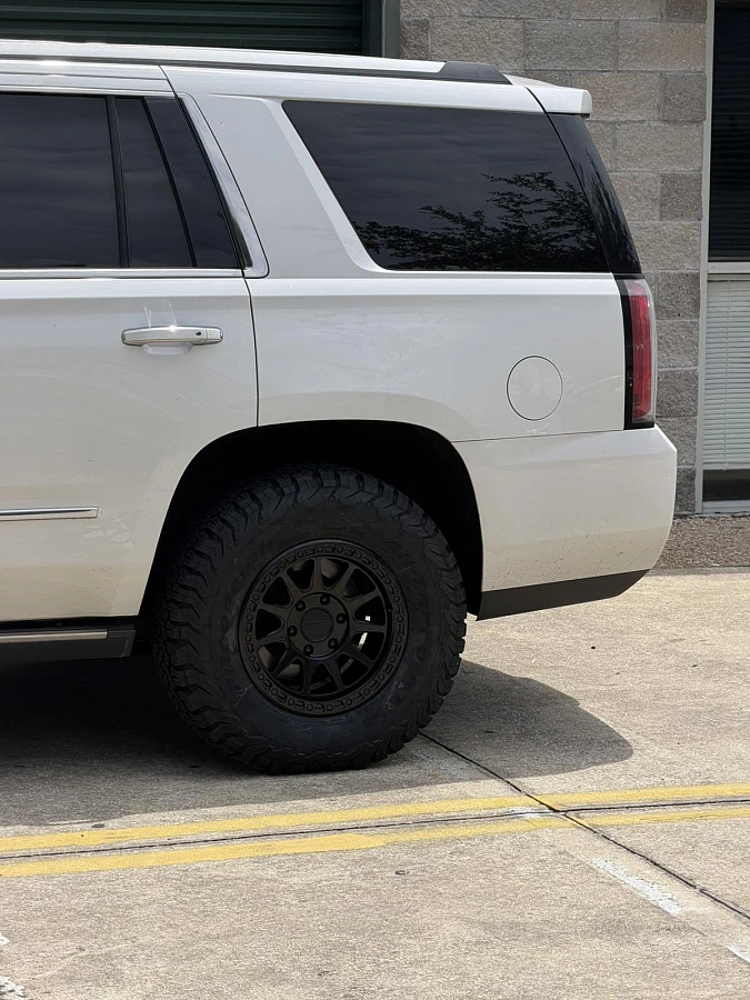 AGP 310 Black Rim on 2018 GMC Yukon