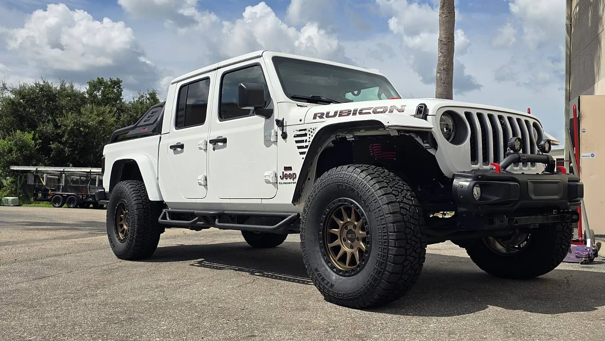 AGP 310 — Bronze on 2025 Jeep Gladiator