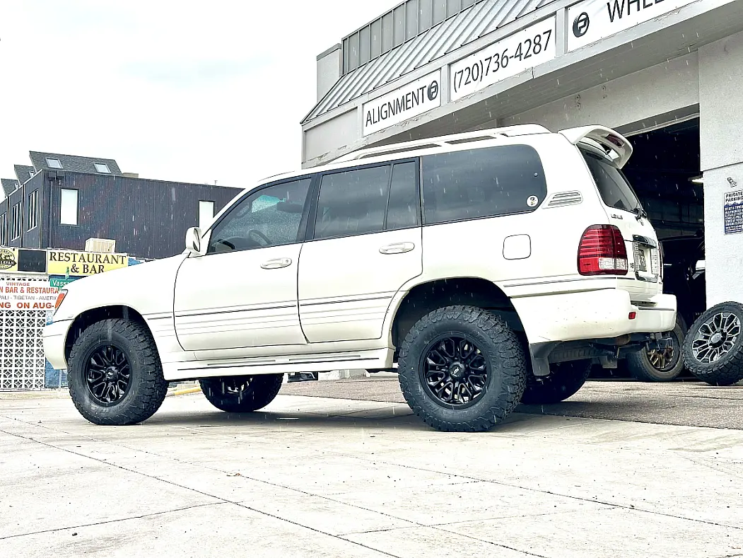 2005 Lexus GX with Black AGP HD304 Rims