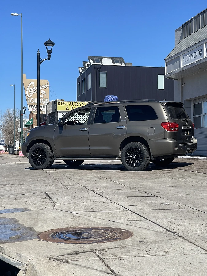 AGP HD304 Black on 2009 Toyota Sequoia