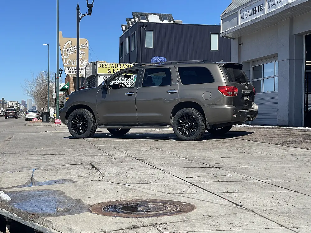 Black AGP HD304 on 2009 Toyota Sequoia
