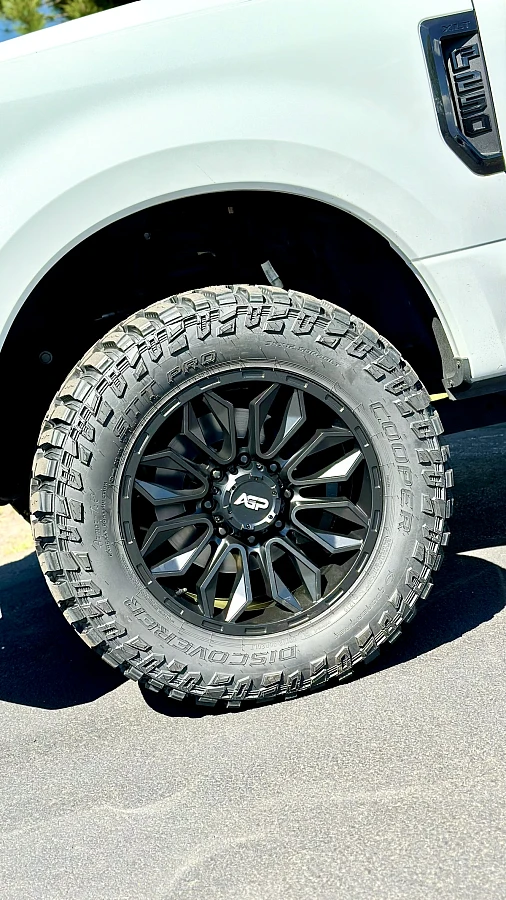 AGP HD304 Black Rim on 2019 Ford F-250