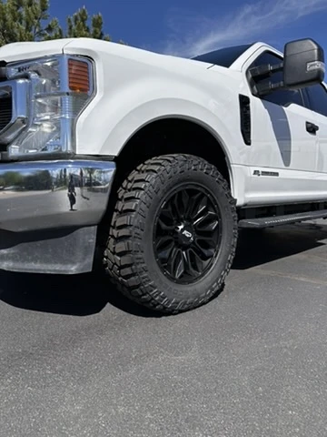 Black AGP HD304 on 2019 Ford F-250