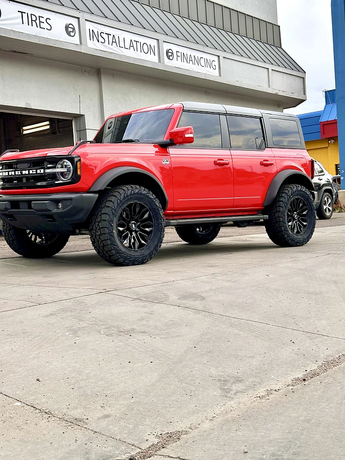 AGP HD304 Black Rim on 2024 Ford Bronco