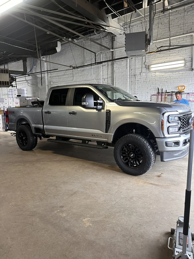 AGP HD304 Black on 2025 Ford F-250