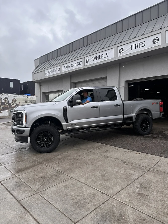AGP HD304 Black Rim on 2025 Ford F-250