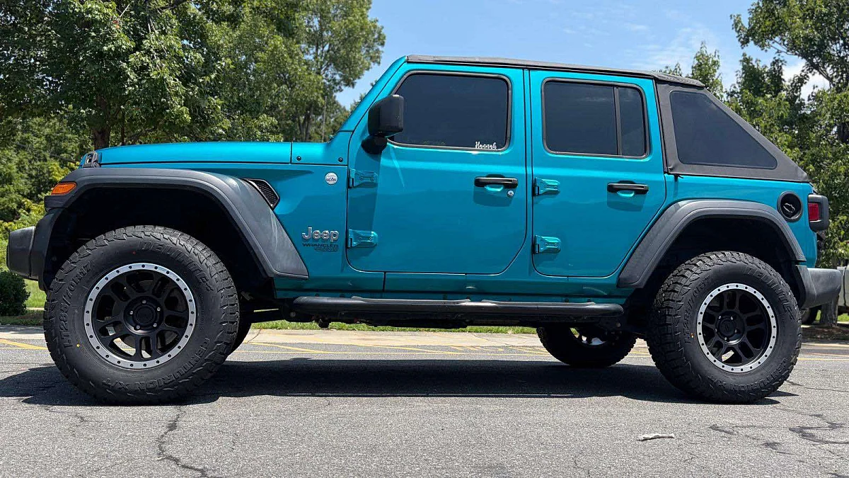 AGP TRUX Black and Polished on 2020 Jeep Wrangler