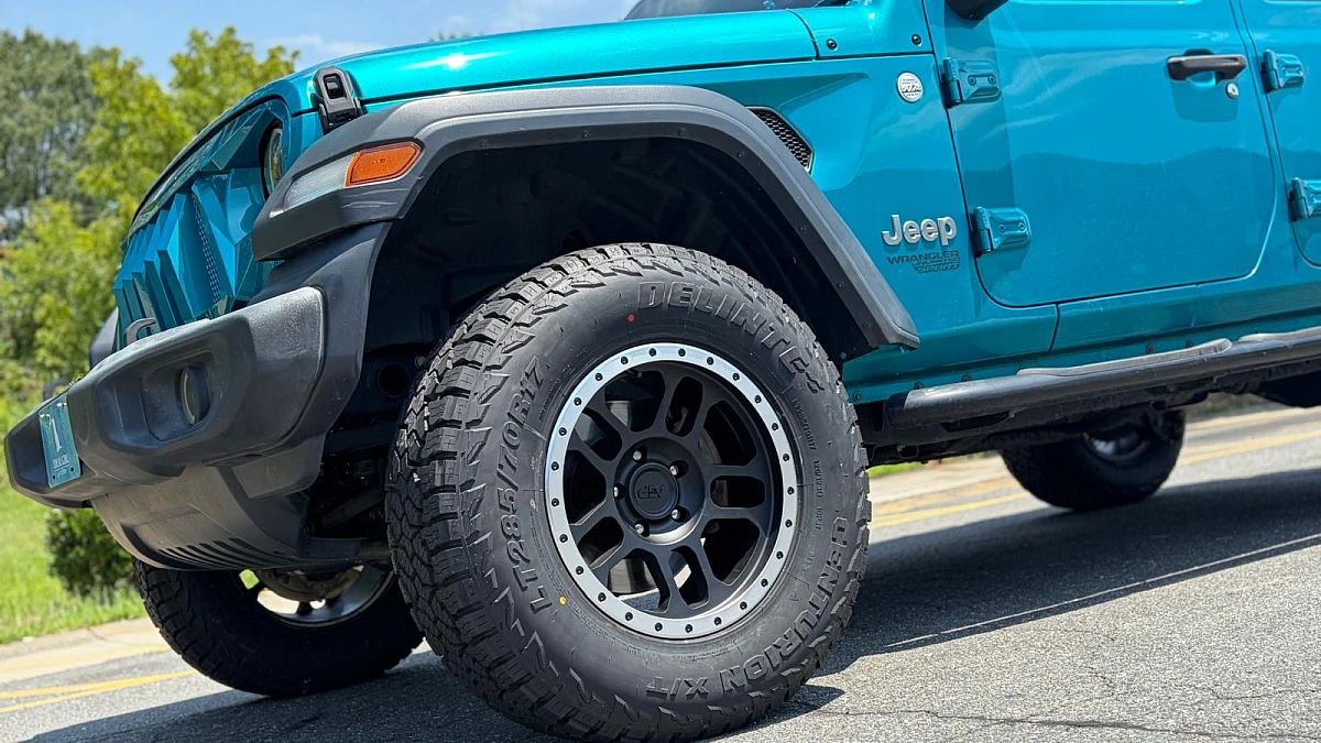 AGP TRUX Black and Polished Rim on 2020 Jeep Wrangler