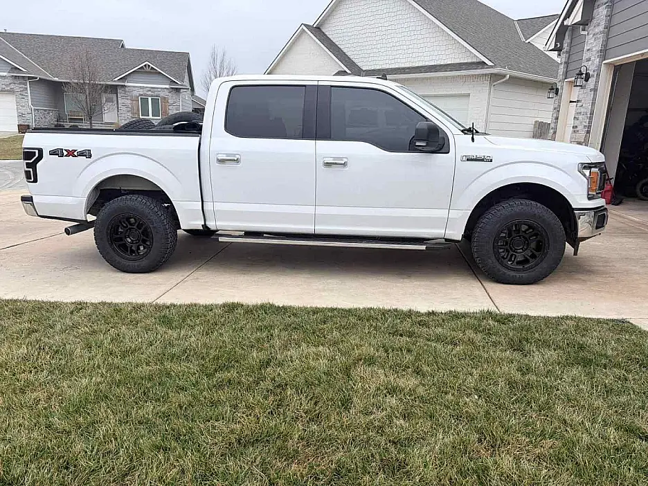 Black AGP TRUX on 2018 Ford F-150