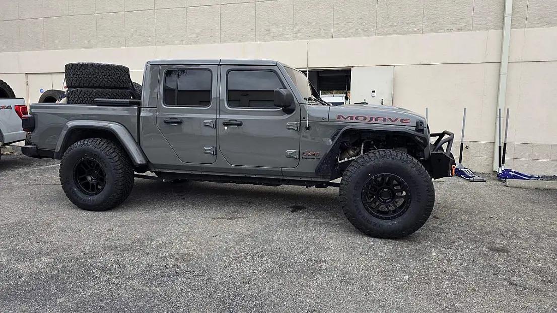 AGP TRUX Black on 2025 Jeep Gladiator