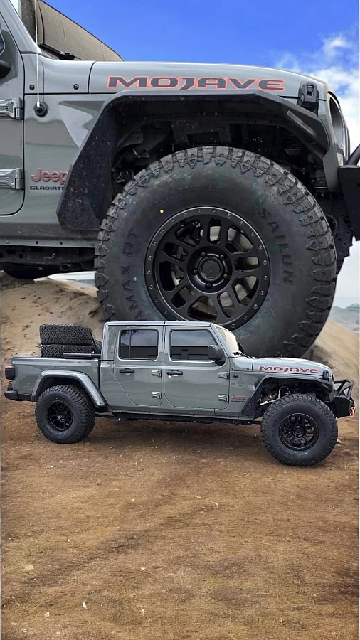 AGP TRUX Black Rim on 2025 Jeep Gladiator