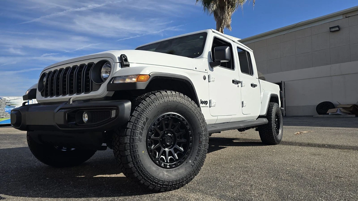 2024 Jeep Gladiator