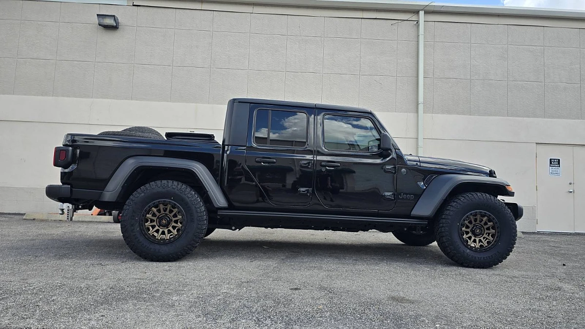 Basta RF2 Bronze on 2025 Jeep Gladiator