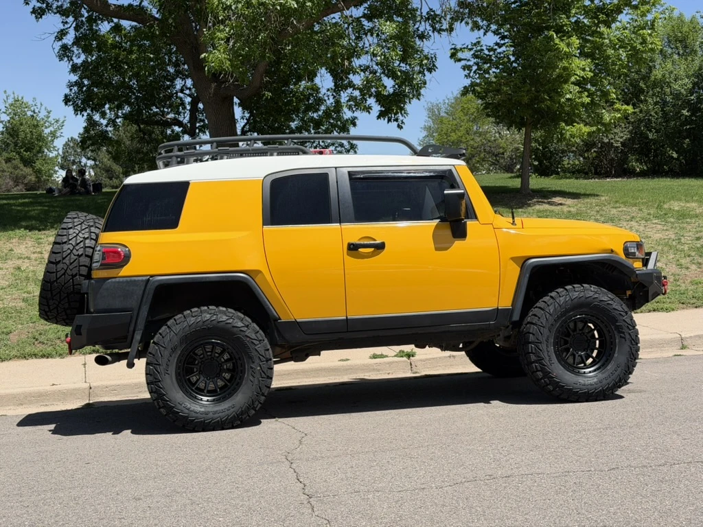 Lock Off-Road Baja Black on 2012 Toyota FJ Cruiser