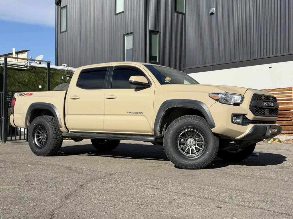 2023 Toyota Tacoma Lock Off-Road Baja Charcoal Wheel