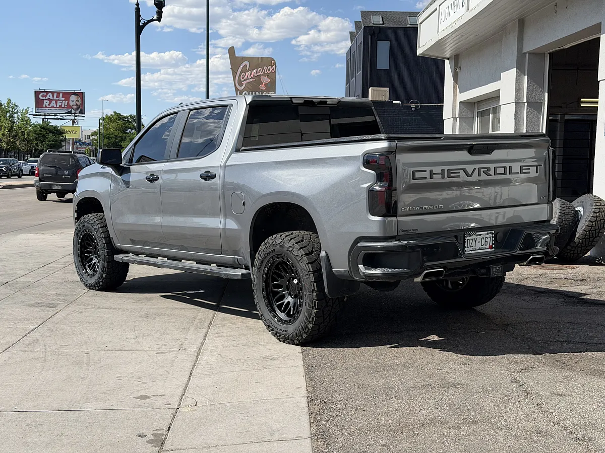 2025 Chevrolet Silverado 1500 Lock Off-Road Combat Black Wheel