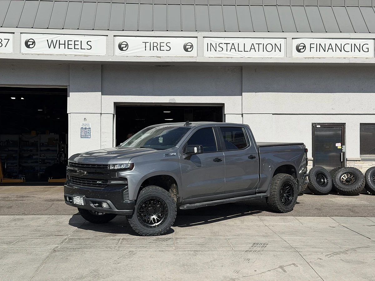 Lock Off-Road Combat Black Rim on 2025 Chevrolet Silverado 1500
