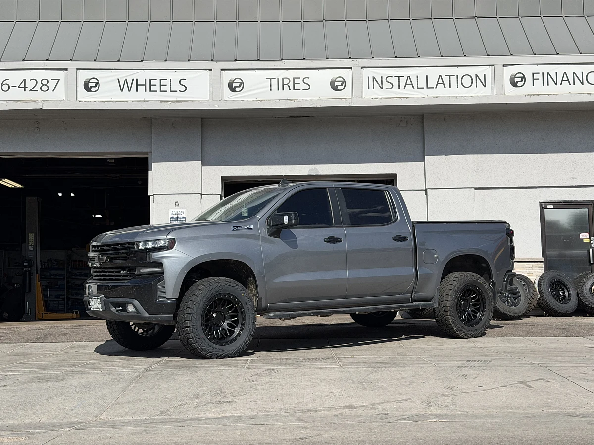 Lock Off-Road Combat Wheels in Black for 2025 Chevrolet Silverado 1500