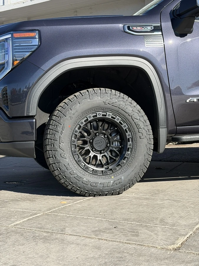 Lock Off-Road Combat Black on 2025 GMC Sierra 1500