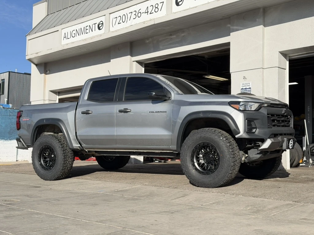 Black Lock Off-Road Combat on 2026 Chevrolet Colorado