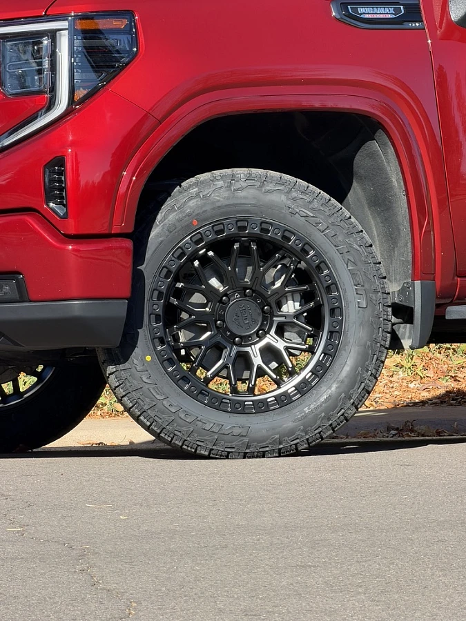 2026 GMC Sierra 1500 Running Lock Off-Road Combat Black