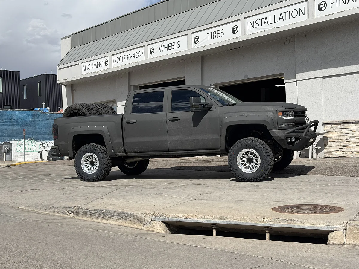 Lock Off-Road Combat Polished Silver on 2016 Chevrolet Silverado 1500