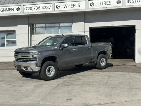 Lock Off-Road Combat Polished Silver on 2024 Chevrolet Silverado 1500