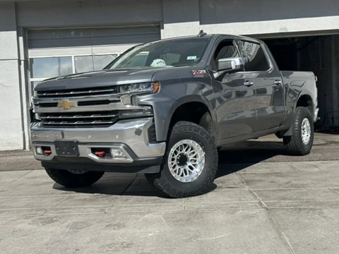 Lock Off-Road Polished Silver Combat Wheel on 2024 Chevrolet Silverado 1500