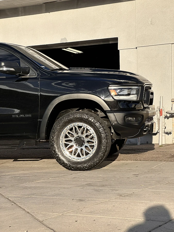 Lock Off-Road Combat Polished Silver Rim on 2025 RAM 1500