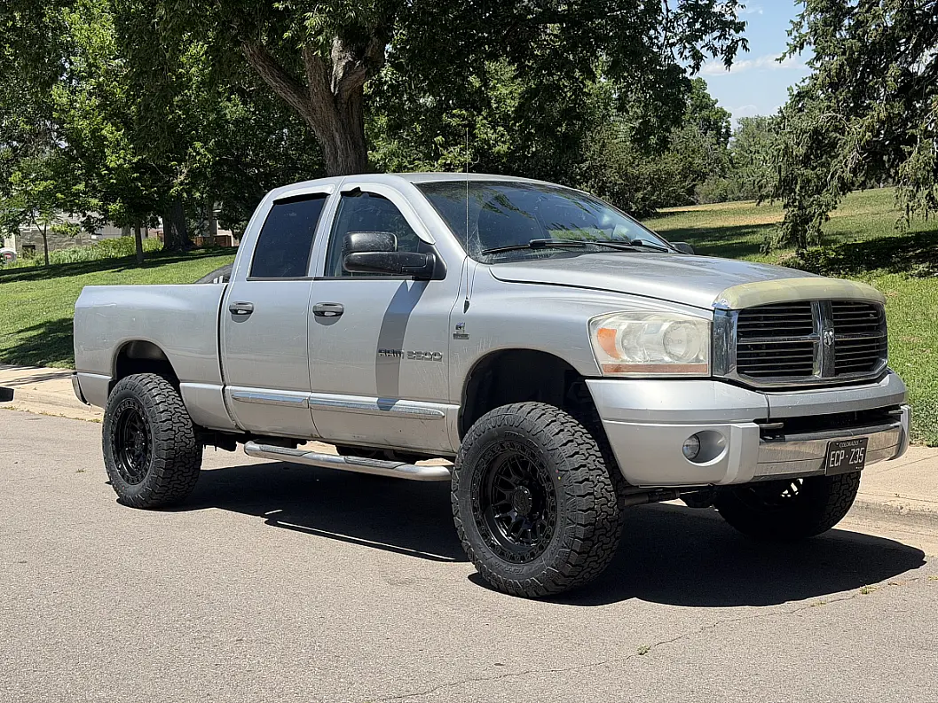 Black Lock Off-Road Commando on 2006 RAM 2500