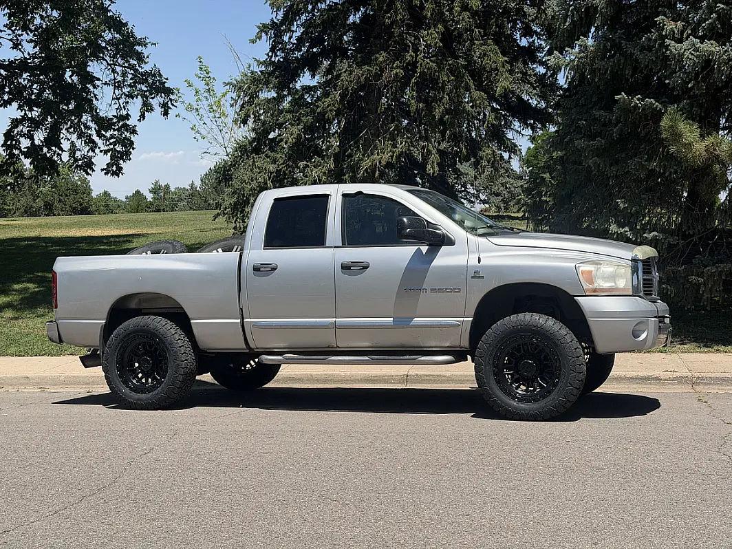 Lock Off-Road Commando Black on 2006 RAM 2500