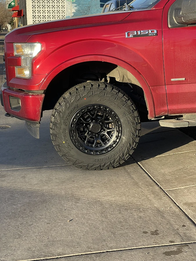 Black Lock Off-Road Commando on 2019 Ford F-150
