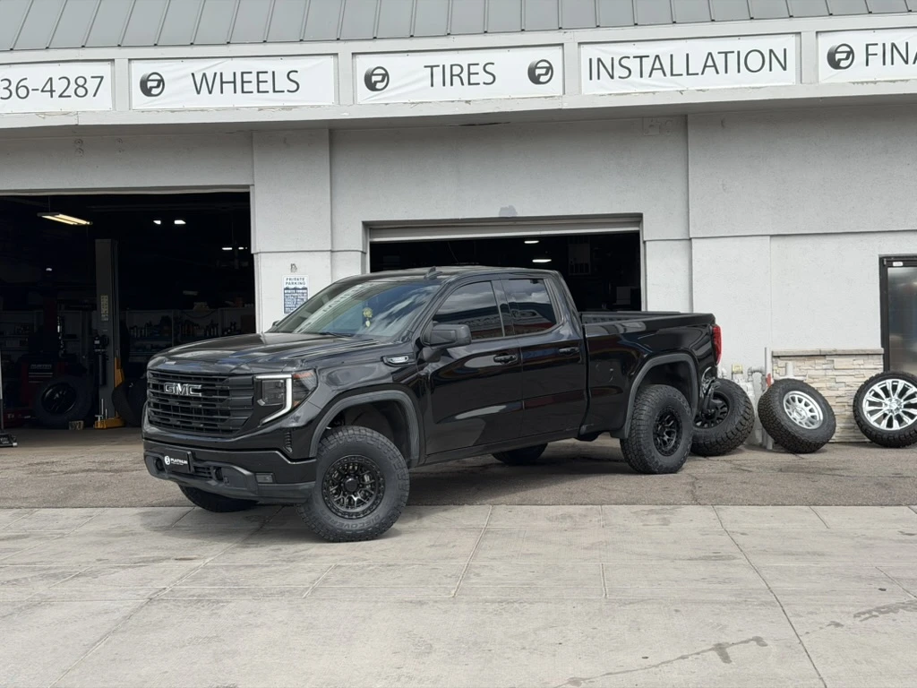 2025 GMC Sierra 1500 Lock Off-Road Commando Black Custom Wheels