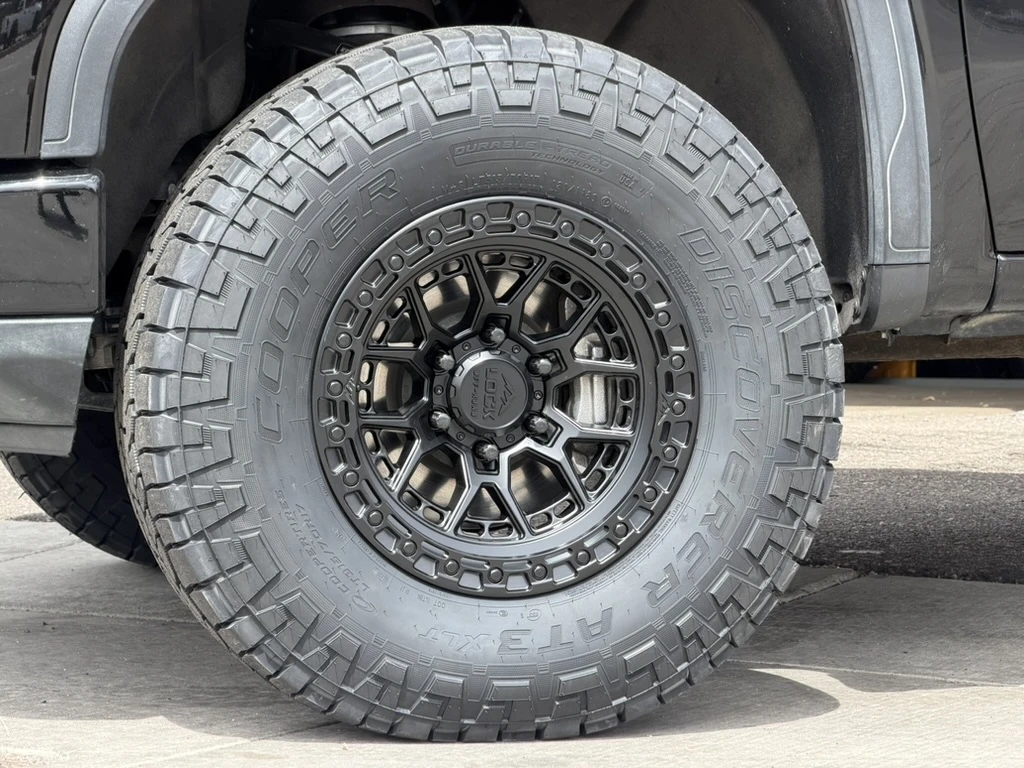 Lock Off-Road Commando Black on 2025 GMC Sierra 1500