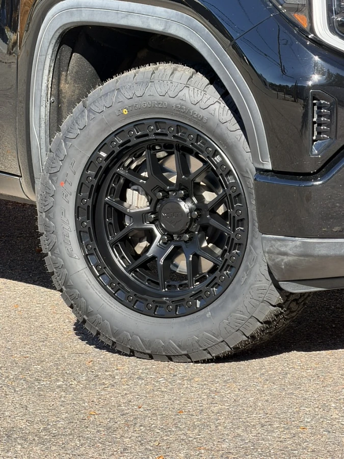 Black Lock Off-Road Commando Rim on 2026 GMC Sierra 1500