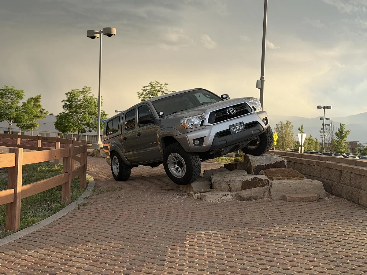 2015 Toyota Tacoma Equipped with Lock Off-Road Commando Polished