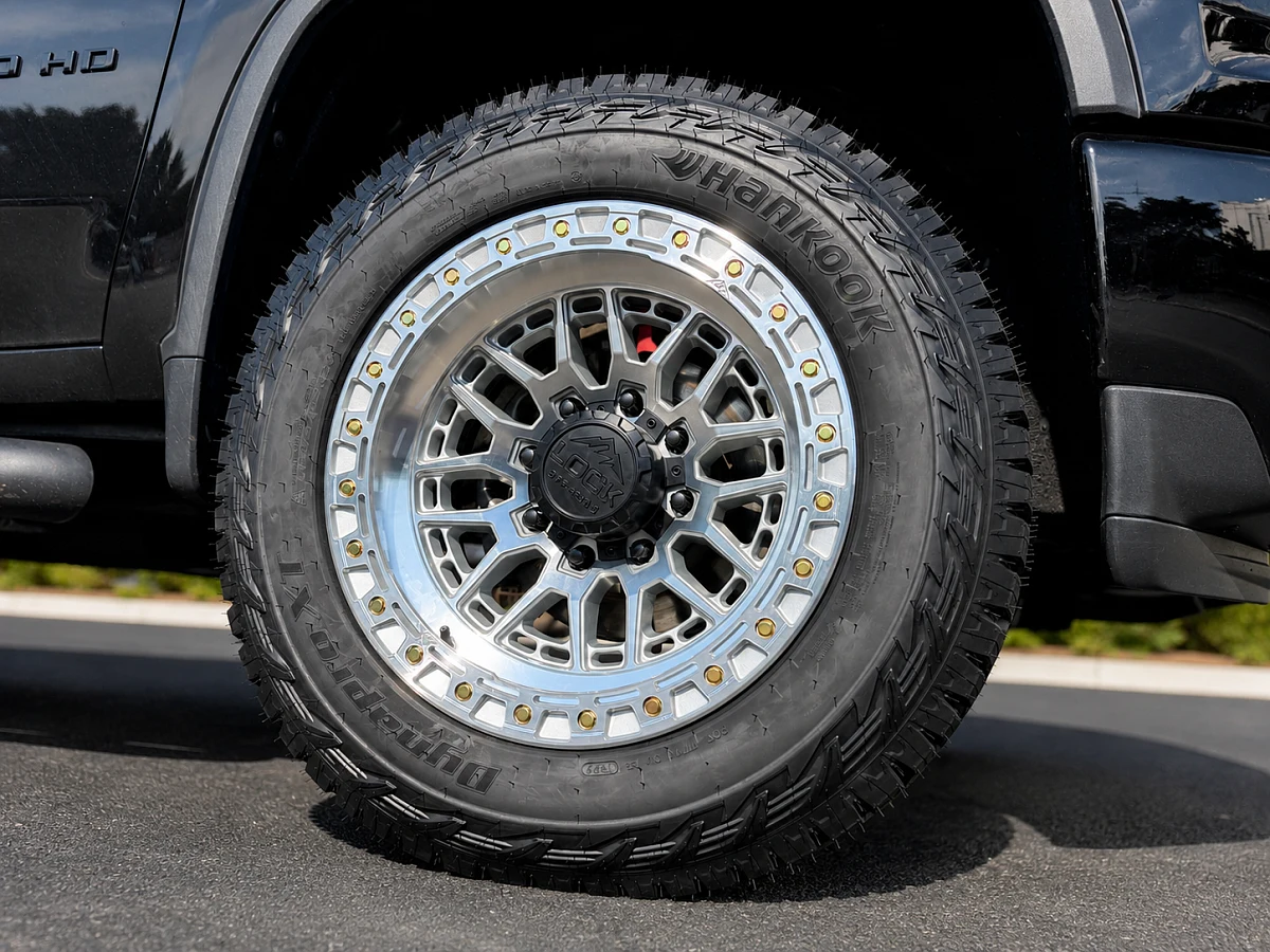 Polished Lock Off-Road Commando on 2023 Chevrolet Silverado 2500HD