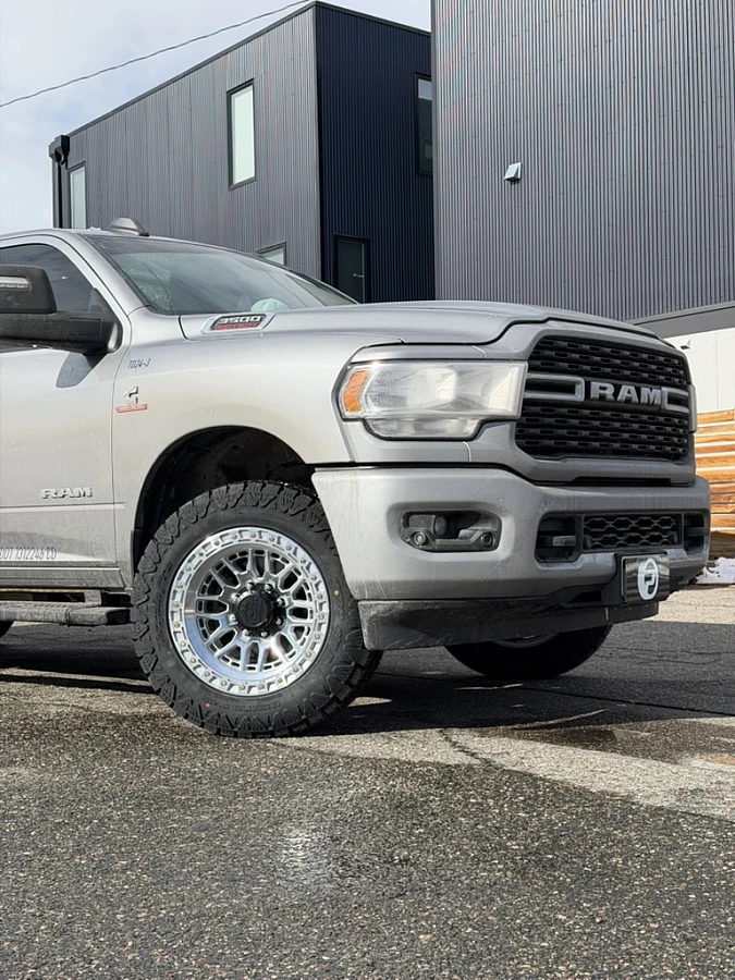 2024 RAM 3500 Running Lock Off-Road Commando Polished