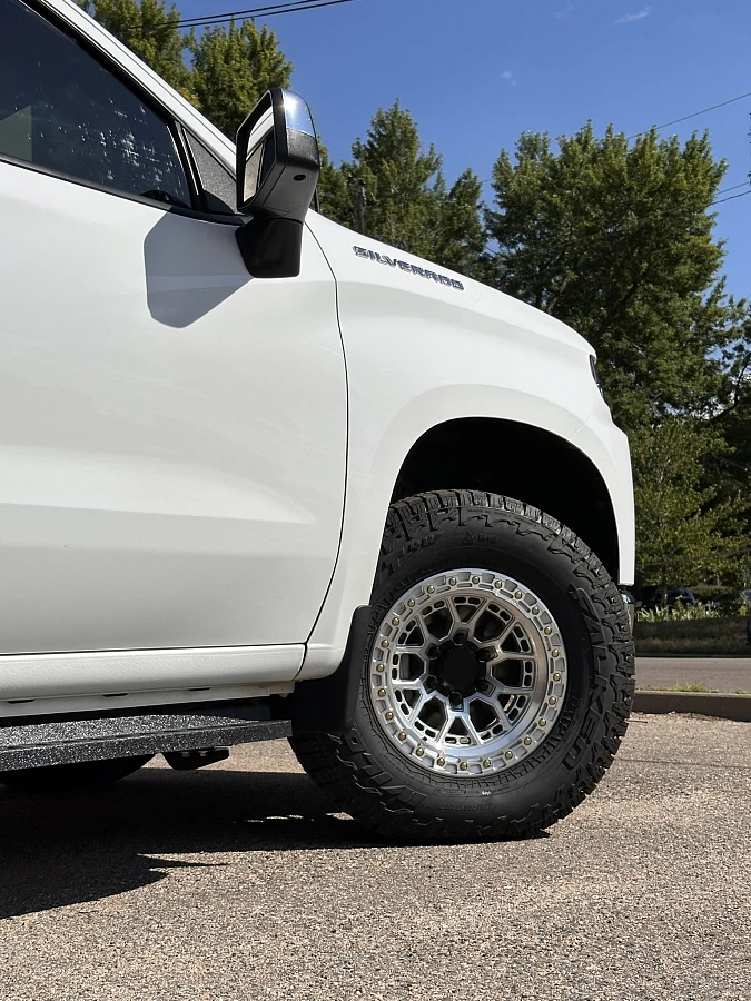 2025 Chevrolet Silverado 1500 Lock Off-Road Commando Polished Wheel