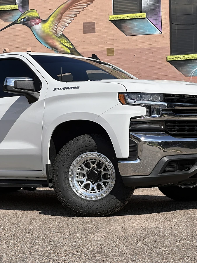2025 Chevrolet Silverado 1500 Running Lock Off-Road Commando Polished