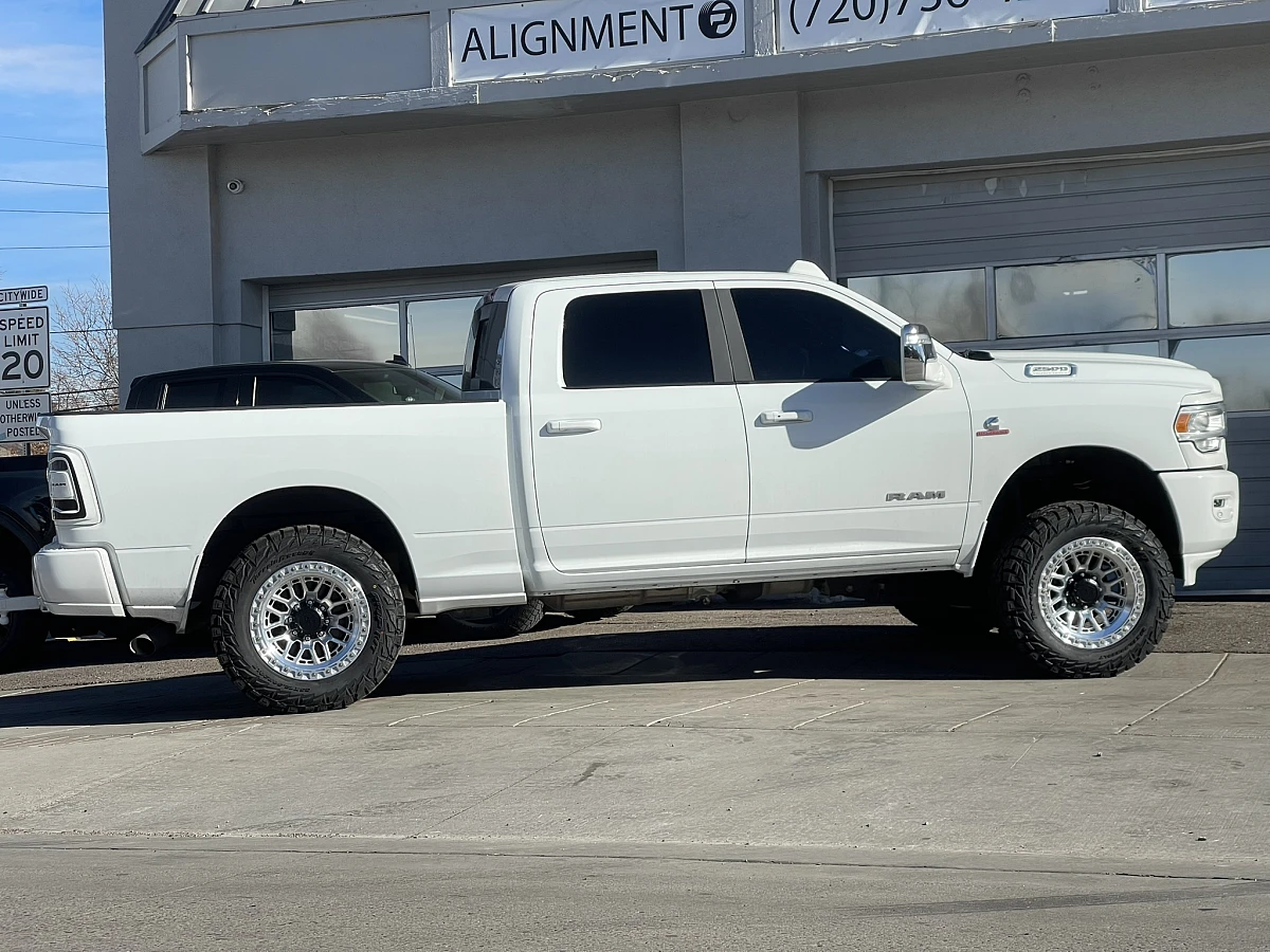 2025 RAM 2500 Running Lock Off-Road Commando Polished