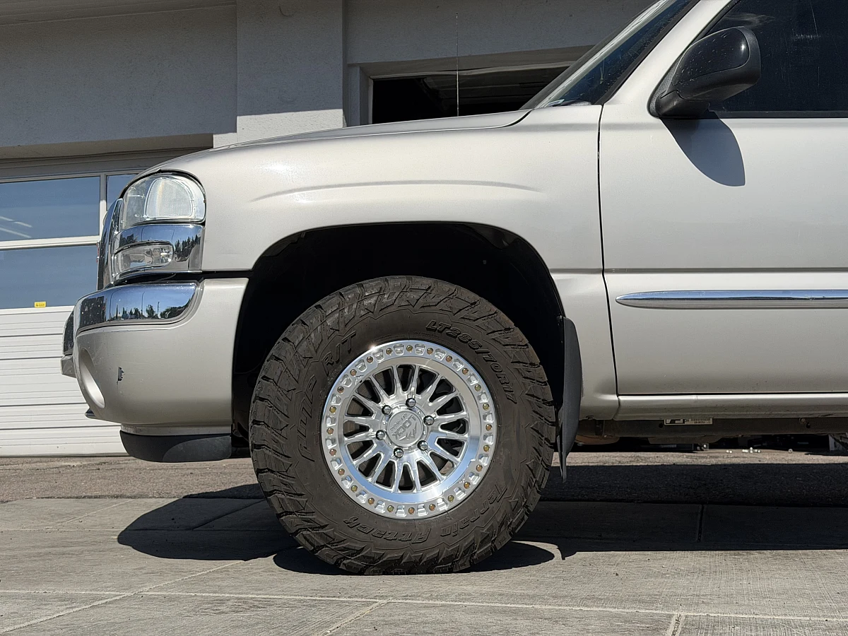 Lock Off-Road Grit Machined with Clear Coat on 2003 GMC Sierra 1500