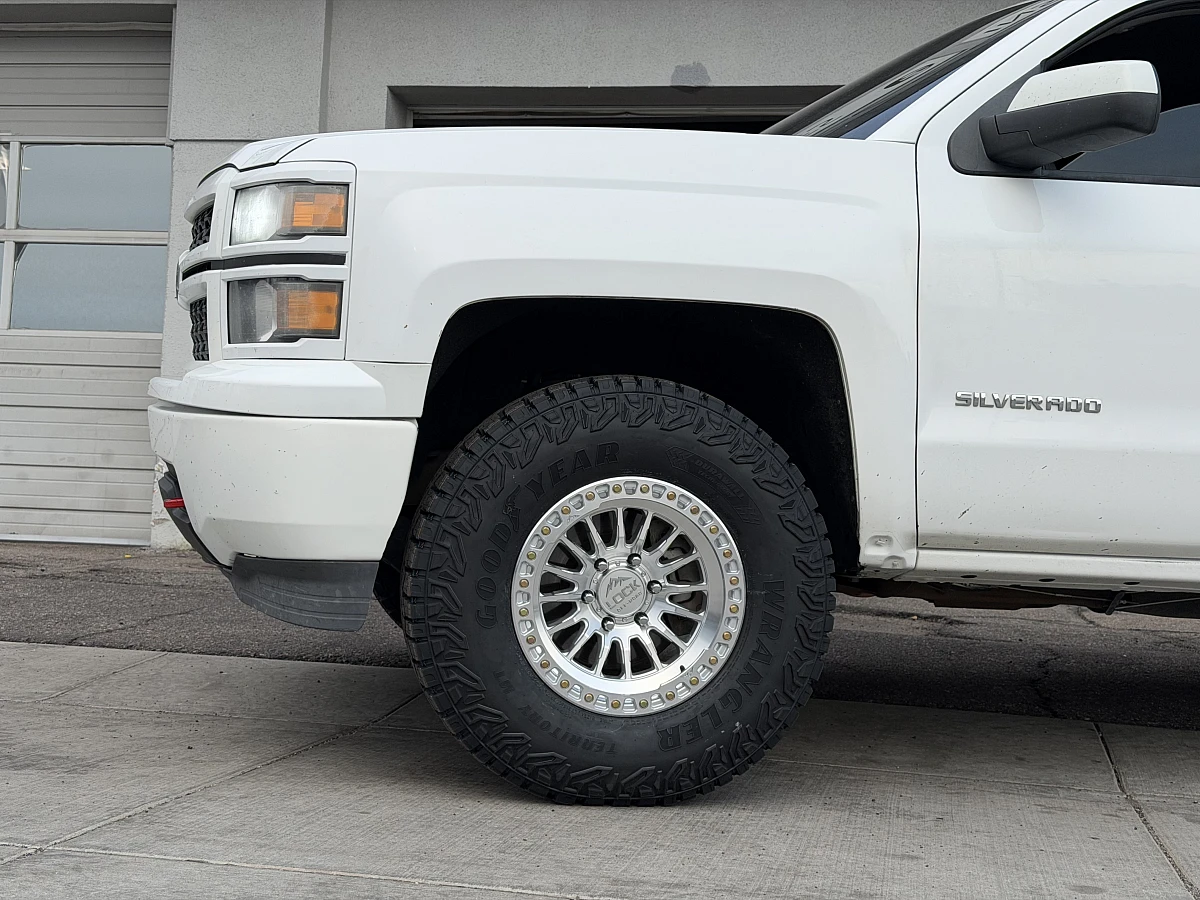 Lock Off-Road Grit Machined with Clear Coat Aftermarket Wheel on 2016 Chevrolet Silverado 1500