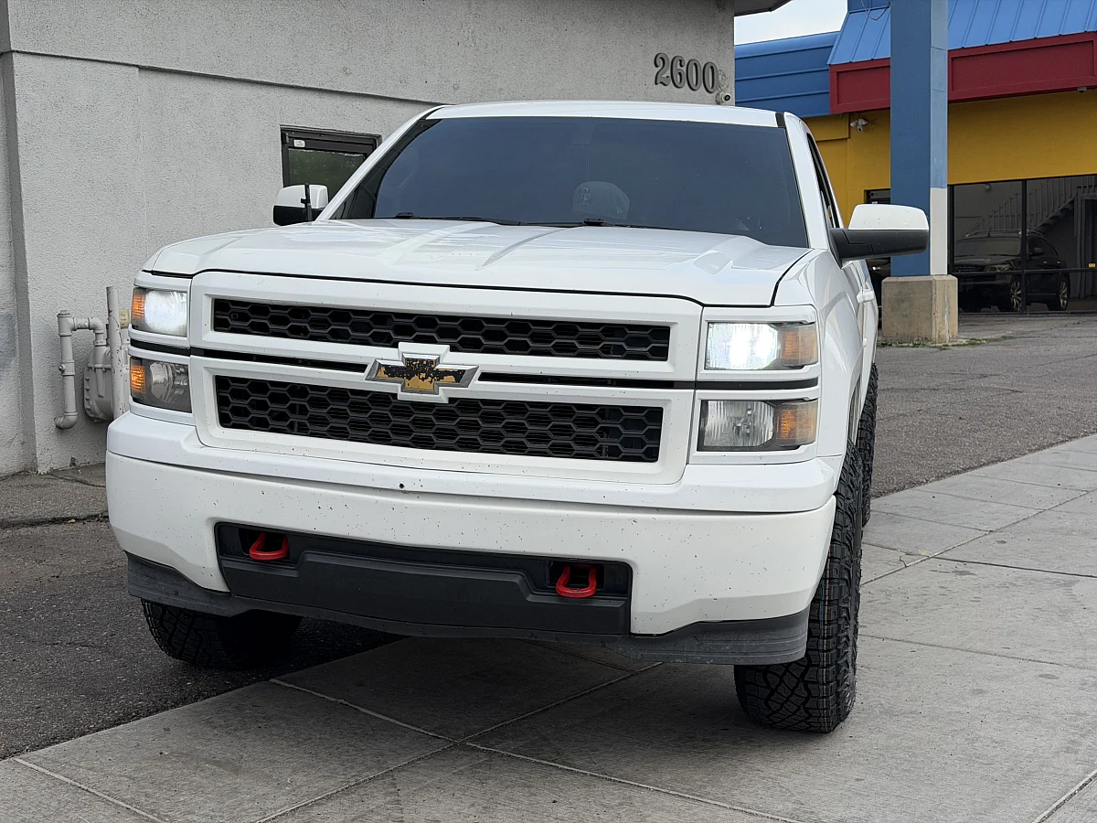Machined with Clear Coat Lock Off-Road Grit on 2016 Chevrolet Silverado 1500