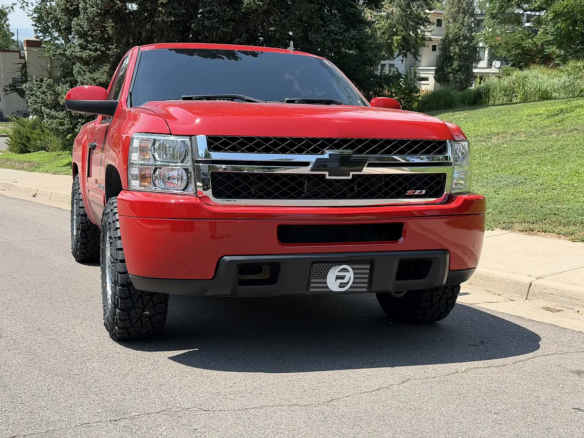 2017 GMC Sierra 1500 with Lock Off-Road Grit Machined with Clear Coat Wheels