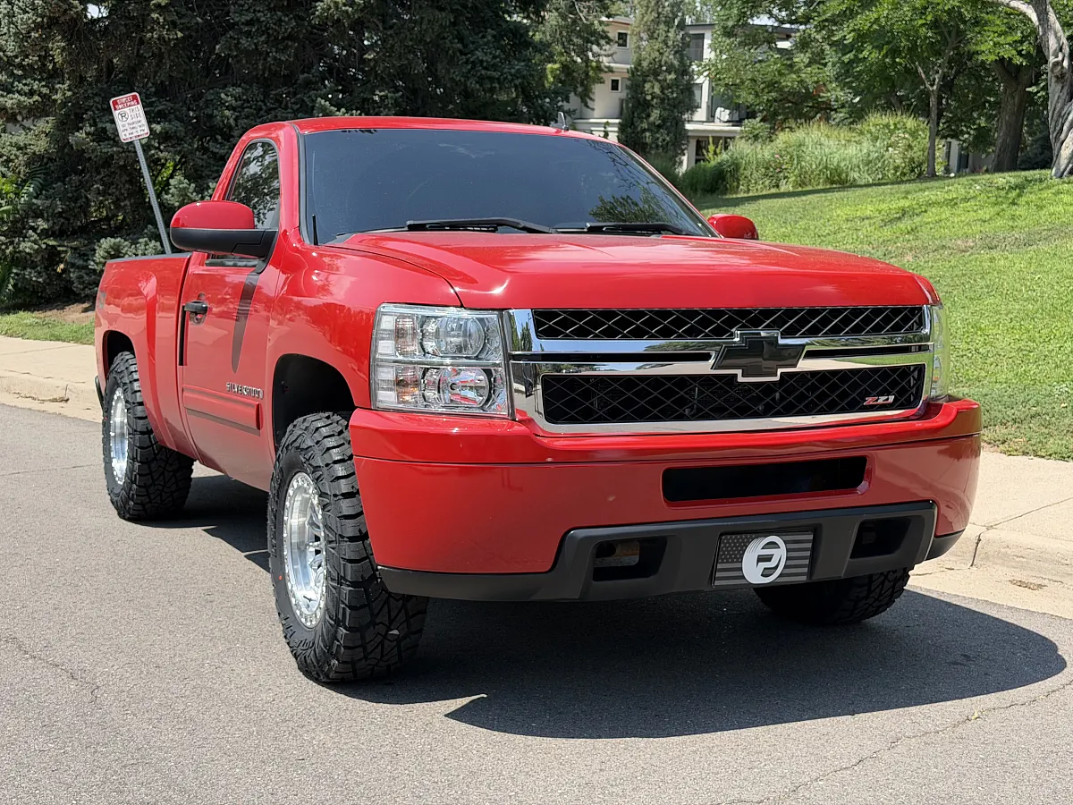 Lock Off-Road Grit Machined with Clear Coat Rim on 2017 GMC Sierra 1500